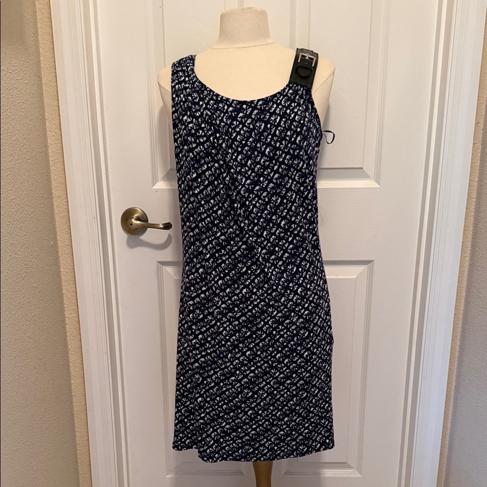 * Michael Kors Navy and White Printed Midi Shift Dress (sz med)
